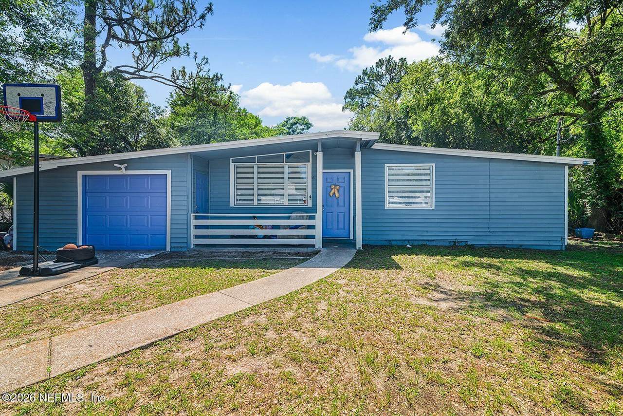 2618 Abercorn Road - Photo 1