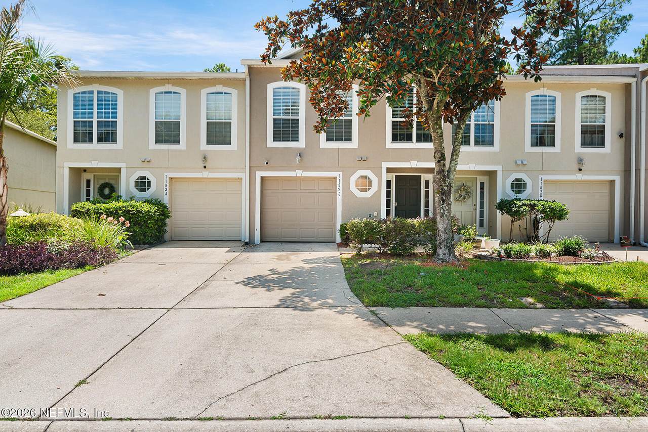 11826 Lake Bend Circle - Photo 1