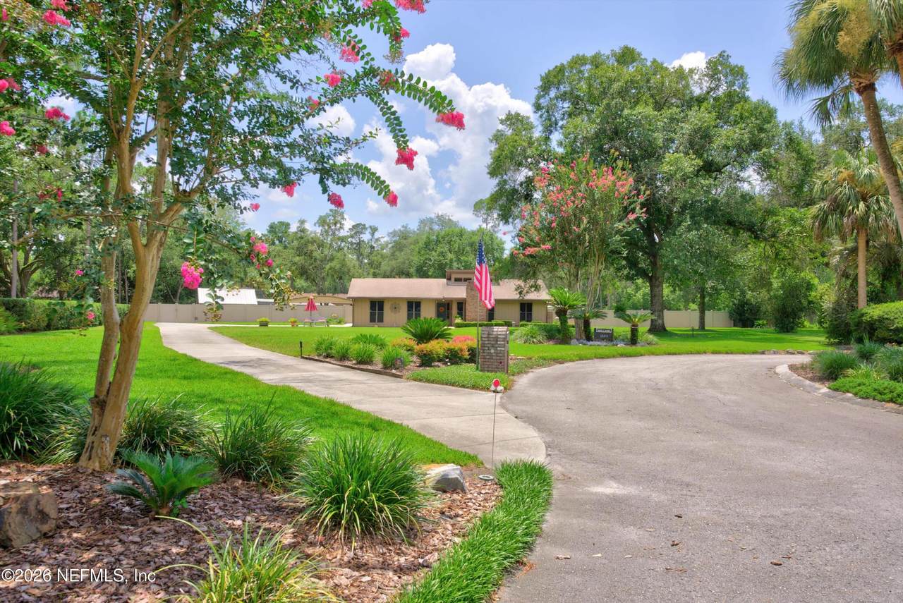 1555 Surrey Glen Cove - Photo 1