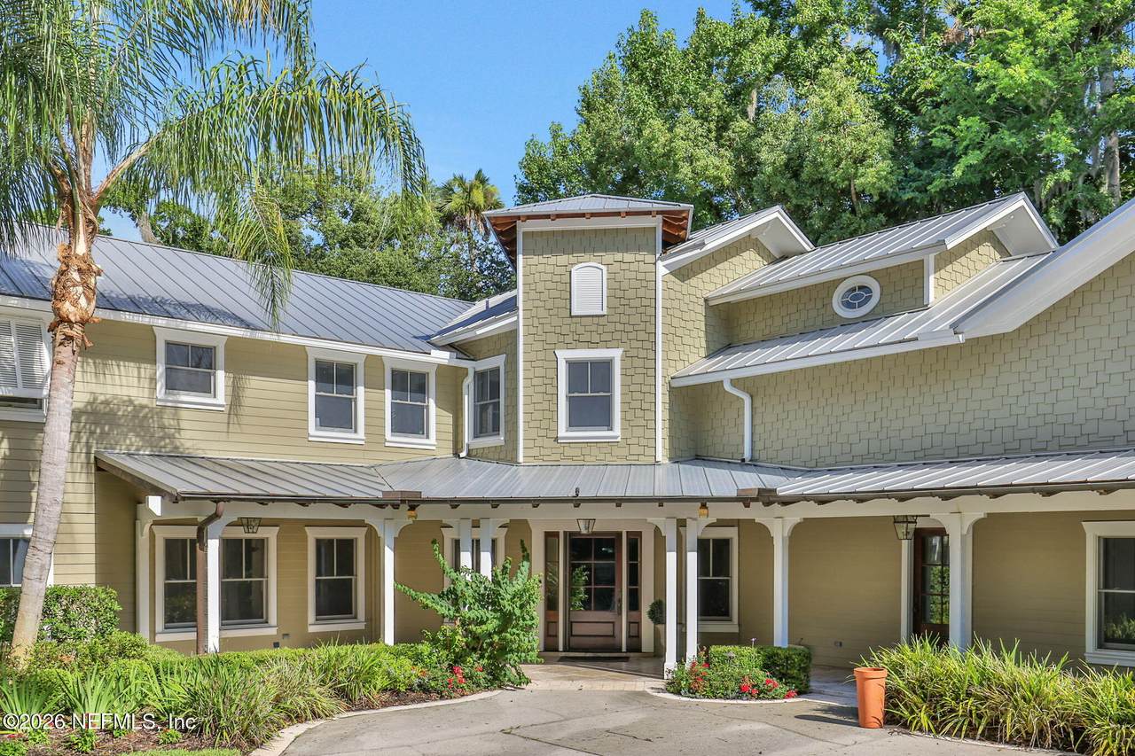 127 Roscoe Boulevard - Photo 1