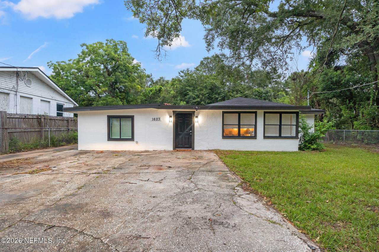 1623 St Clair Street - Photo 1