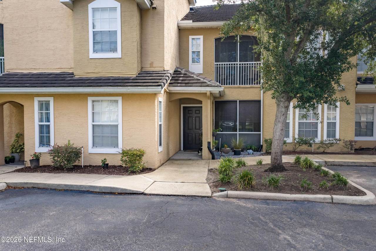 10075 Gate Parkway - Photo 1