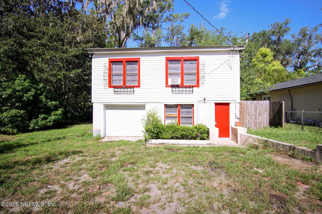 9924 Sunset Drive - Photo 1