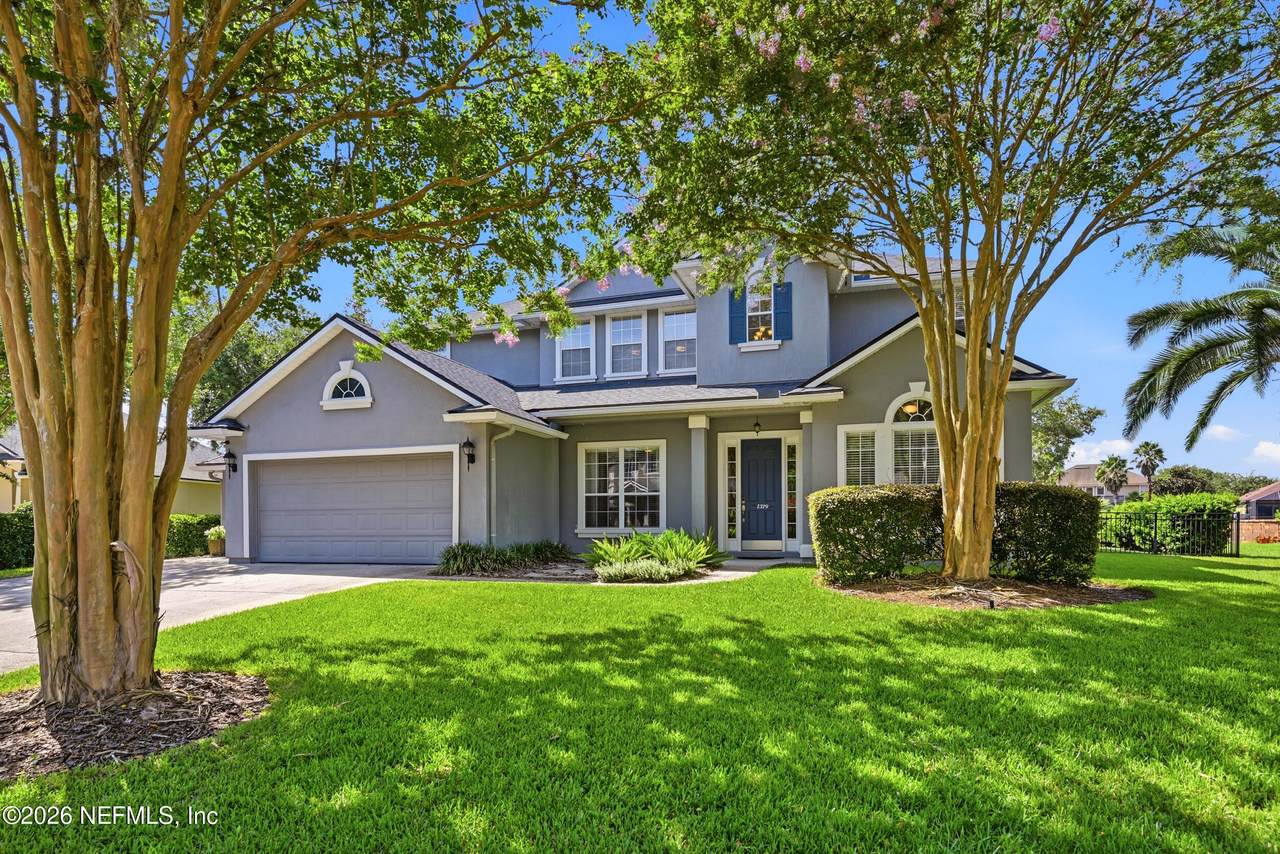 1319 Powis Road - Photo 1