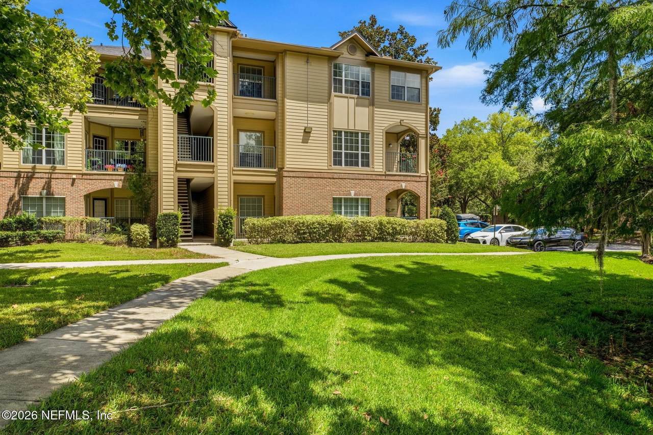 7800 Point Meadows Drive - Photo 1