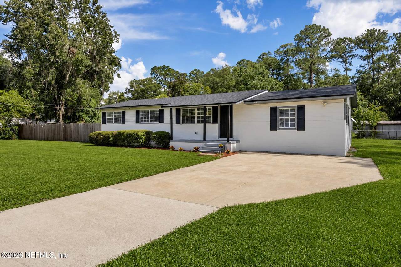 11118 Flamingo Avenue - Photo 1