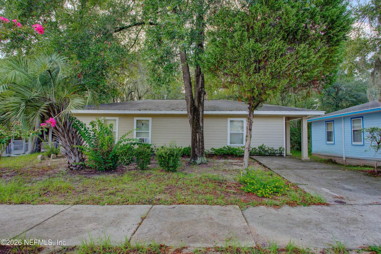 2208 30TH Street - Photo 1