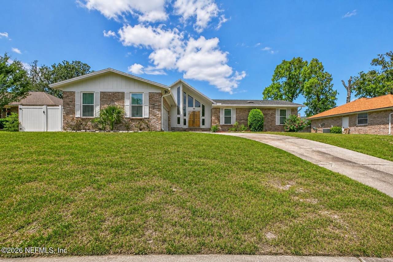 926 Longridge Court - Photo 1