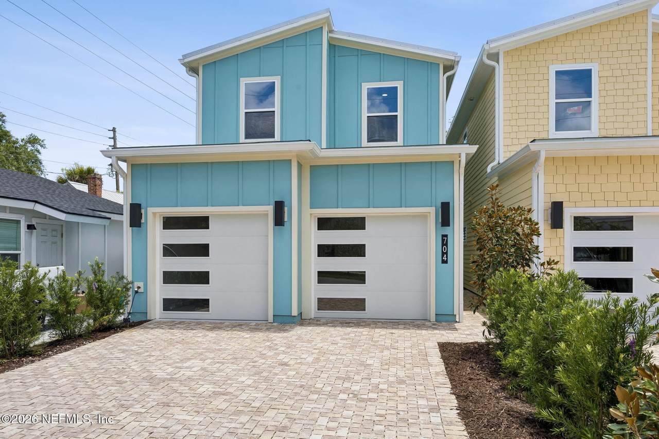 708 9TH Street - Photo 1