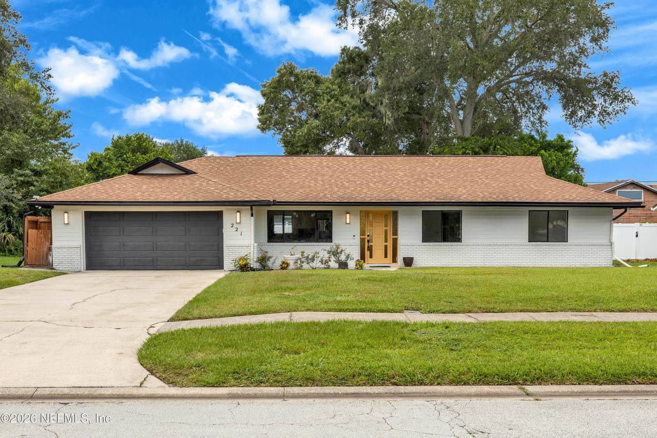 221 Devon Street - Photo 1