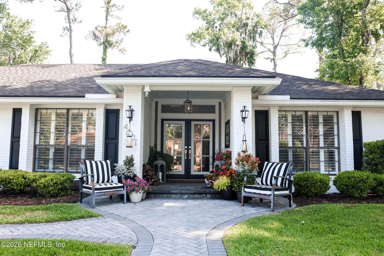 4201 Laurel Oak Way - Photo 1