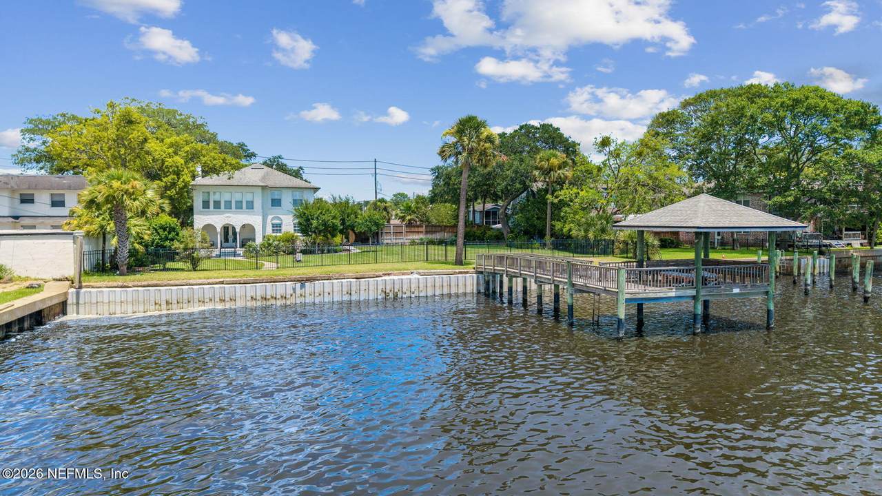 1676 River Road - Photo 1
