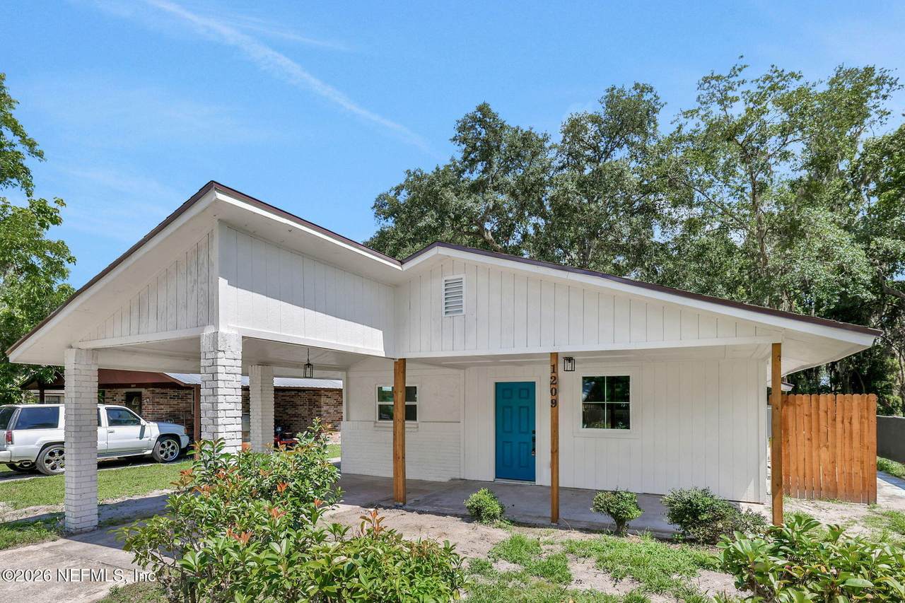 1209 Spruce Street - Photo 1