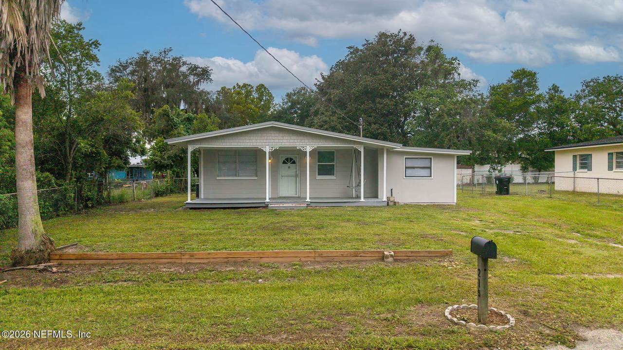 215 Hilltop Drive - Photo 1