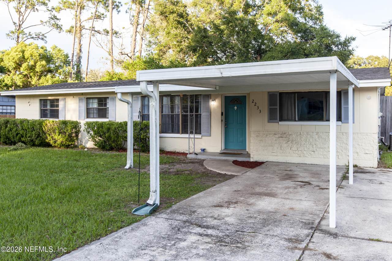 2233 La Valle Drive - Photo 1