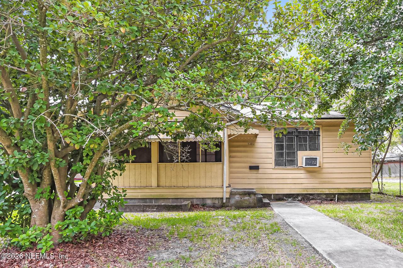 3302 College Street - Photo 1