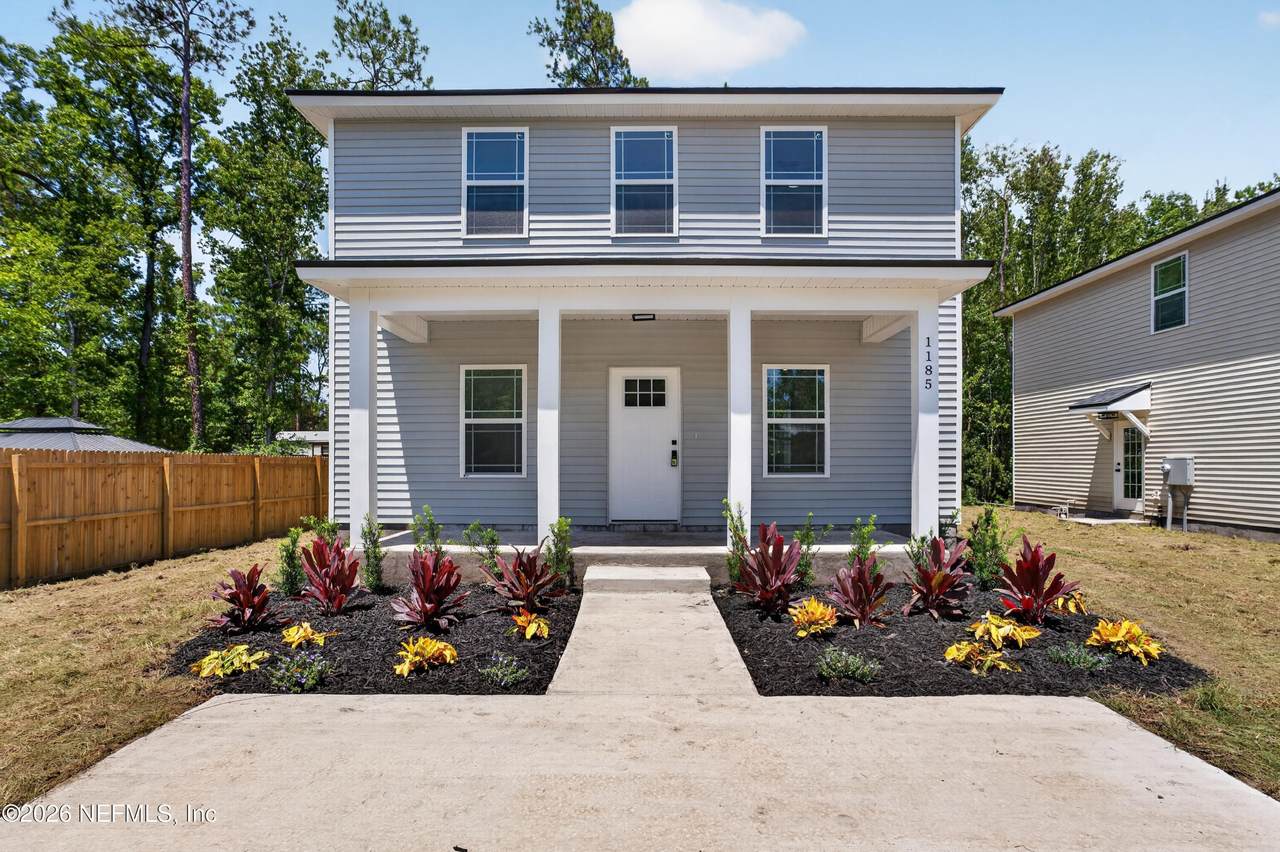 1177 Floyd Street - Photo 1