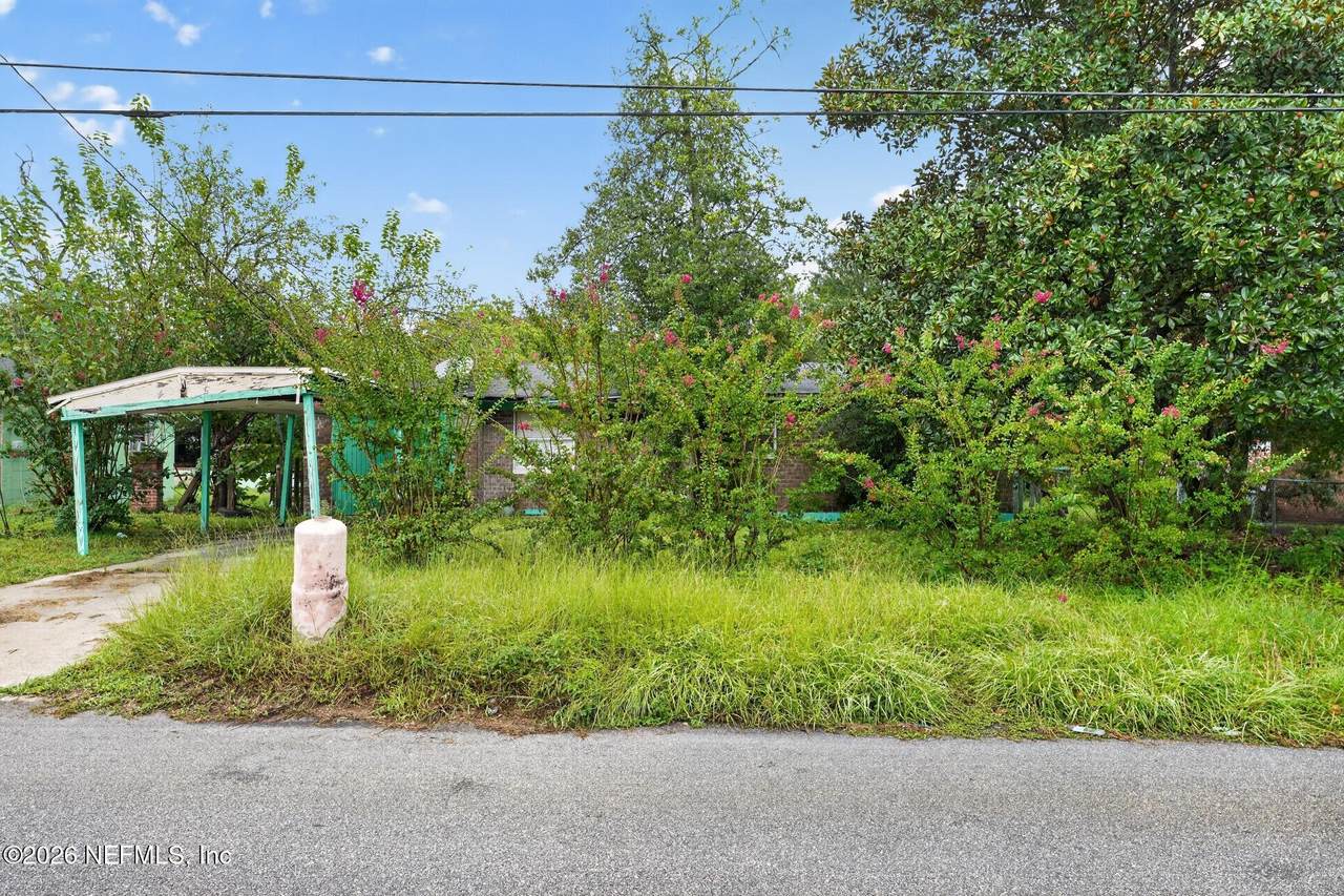 4915 Chivalry Drive - Photo 1