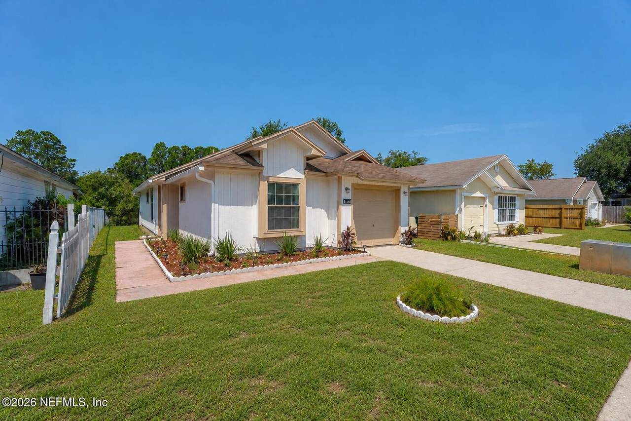2400 Townsquare Drive - Photo 1