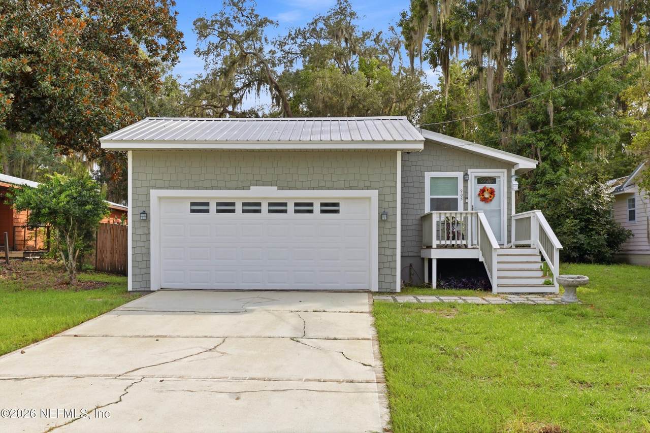 905 St Johns Avenue - Photo 1