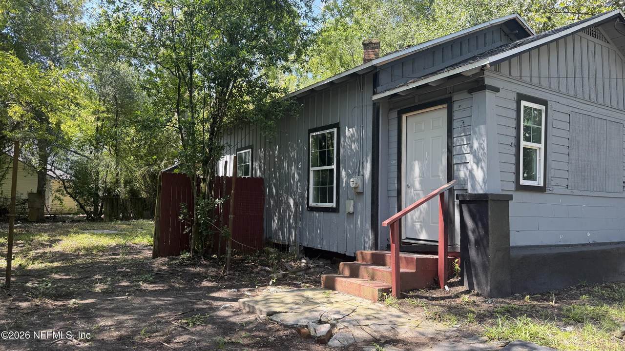 862 28TH Street - Photo 1