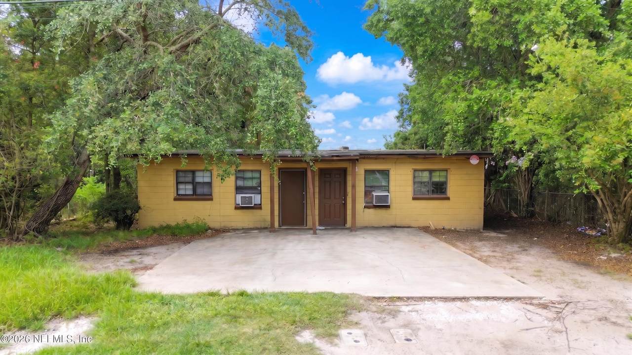 2821 6TH Street - Photo 1