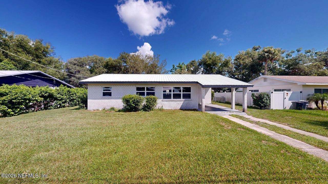 1508 Roselle Avenue - Photo 1