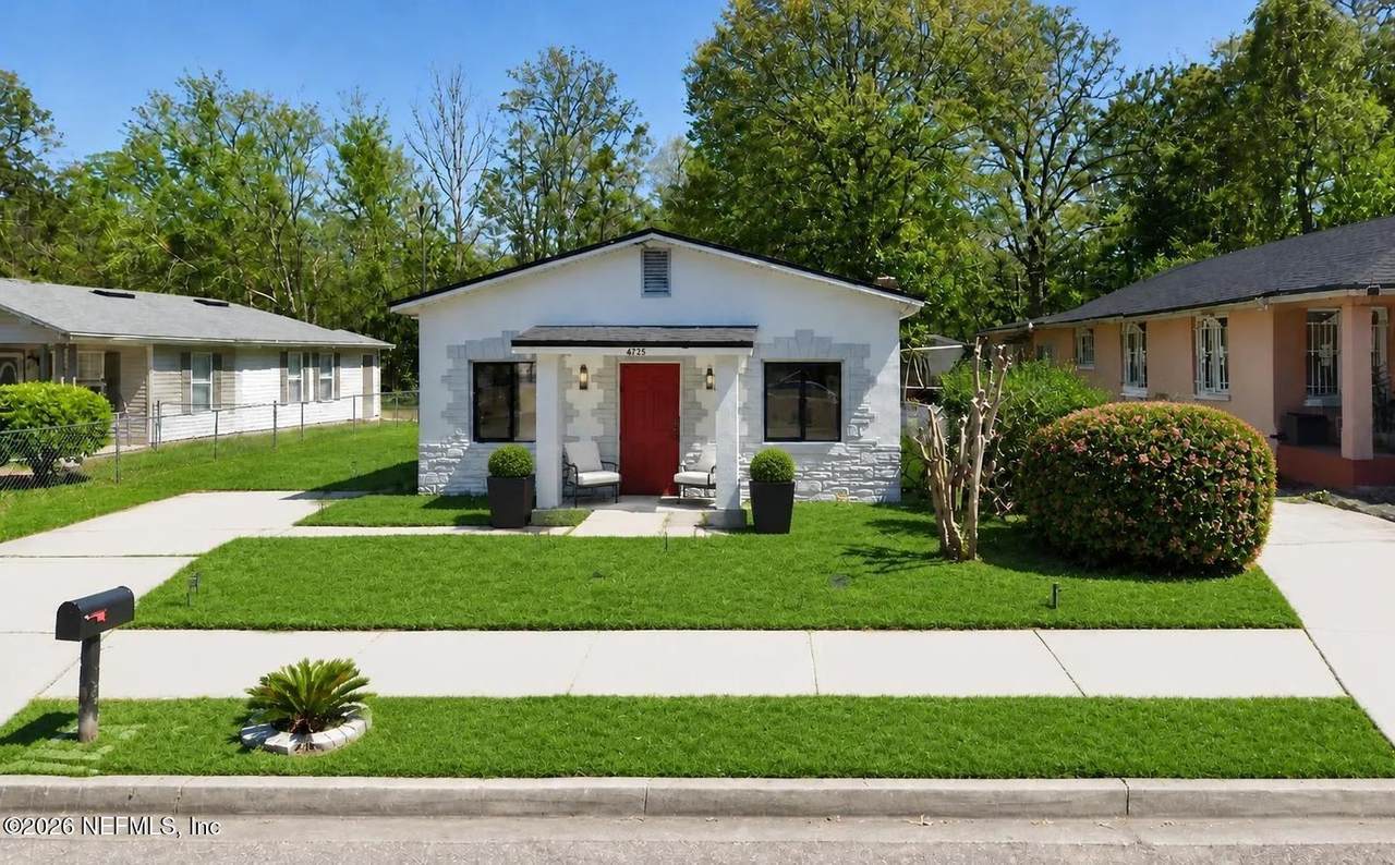 4729 Paris Avenue - Photo 1