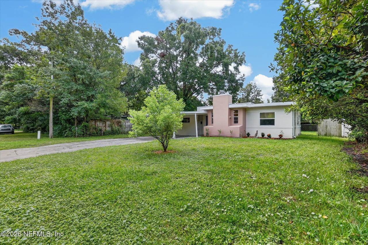 4748 Beverly Circle - Photo 1