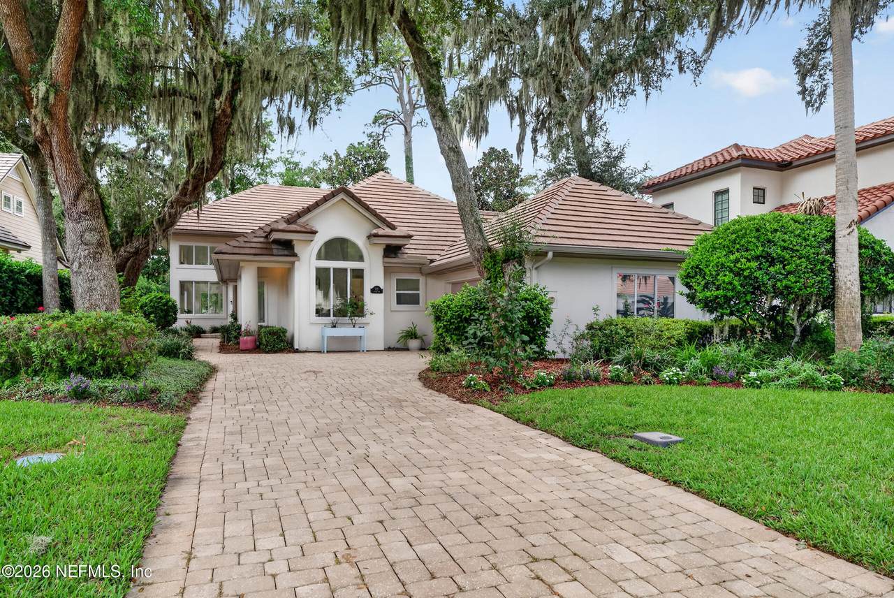113 Laurel Way - Photo 1