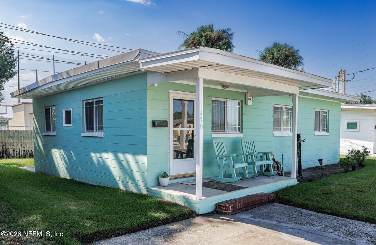 420 11TH Street - Photo 1