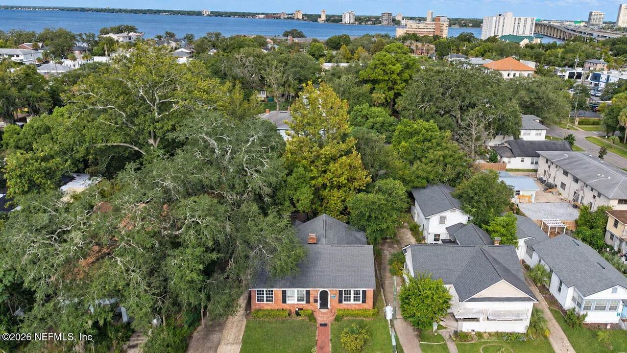 1528 Belmonte Avenue - Photo 1