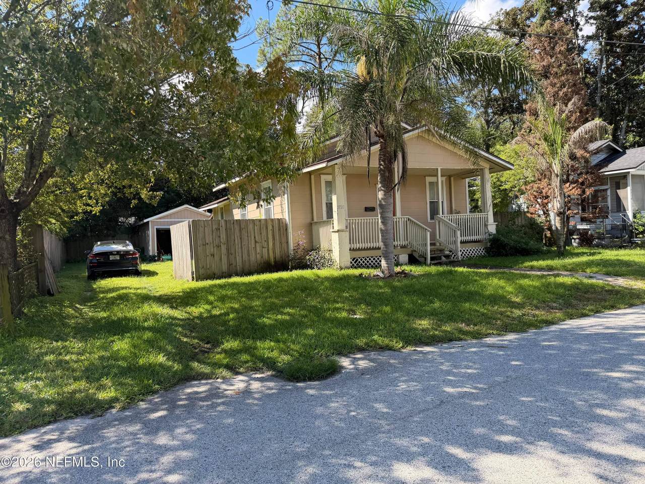 2720 Walton Street - Photo 1