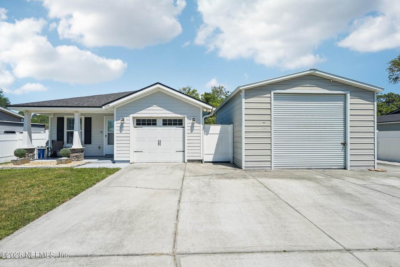 12145 Versailles Street - Photo 1