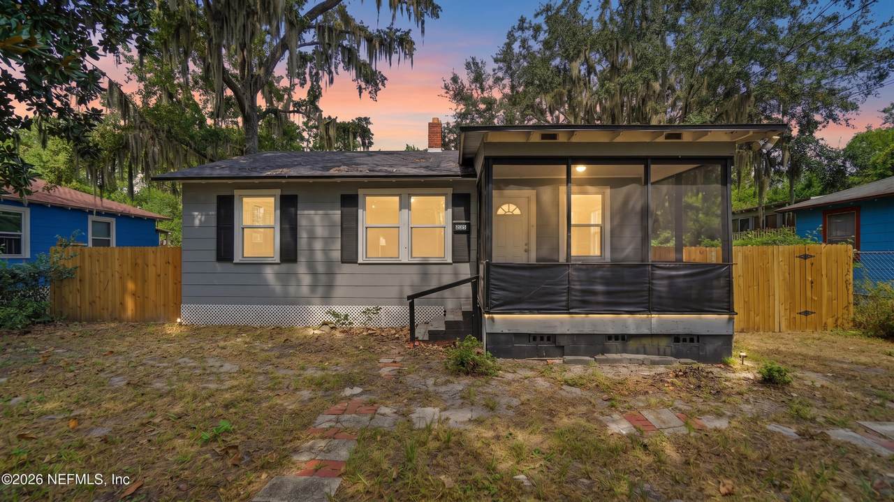 235 25TH Street - Photo 1