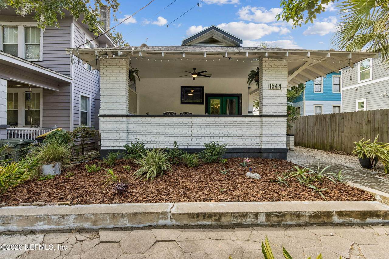 1544 Perry Street - Photo 1