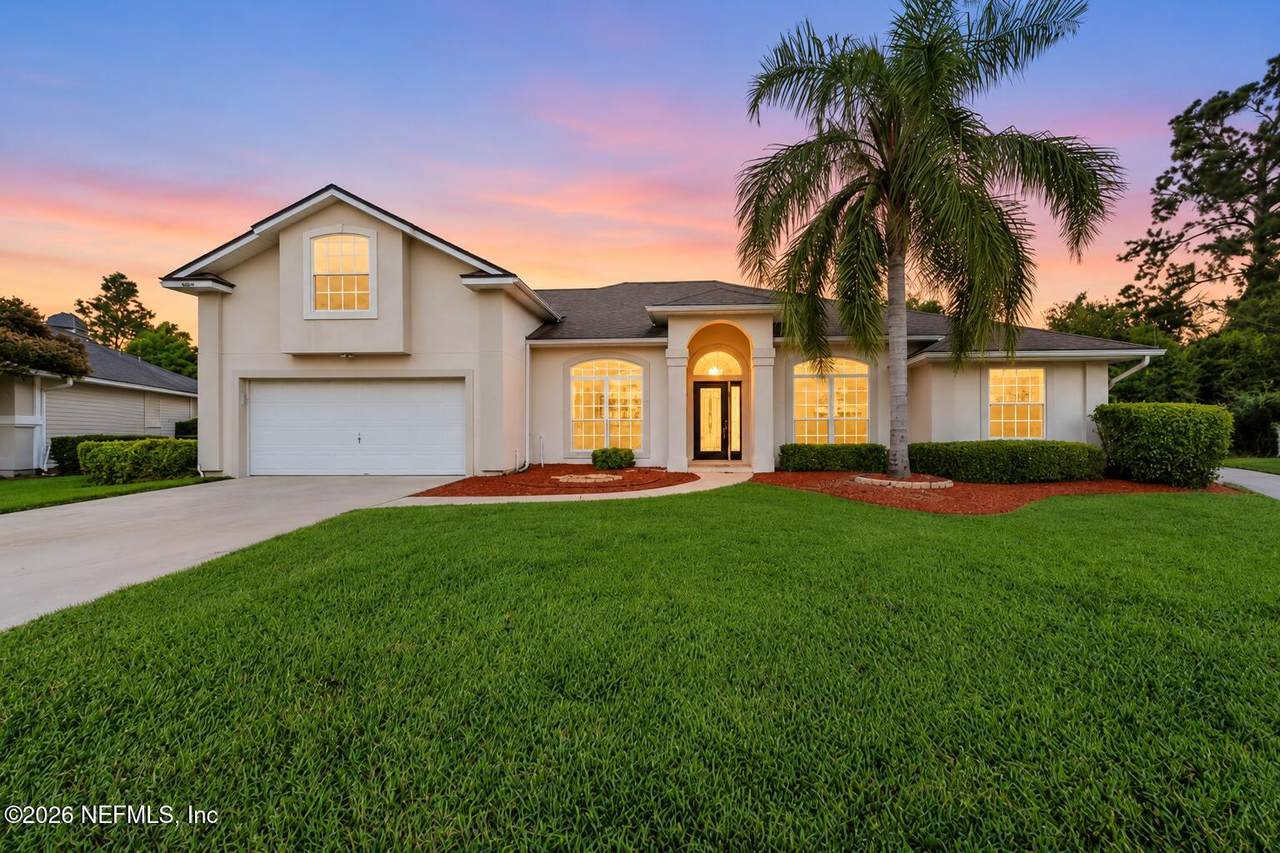 1556 Lakeway Drive - Photo 1