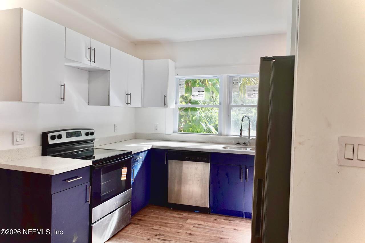 725 16TH Street - Photo 1
