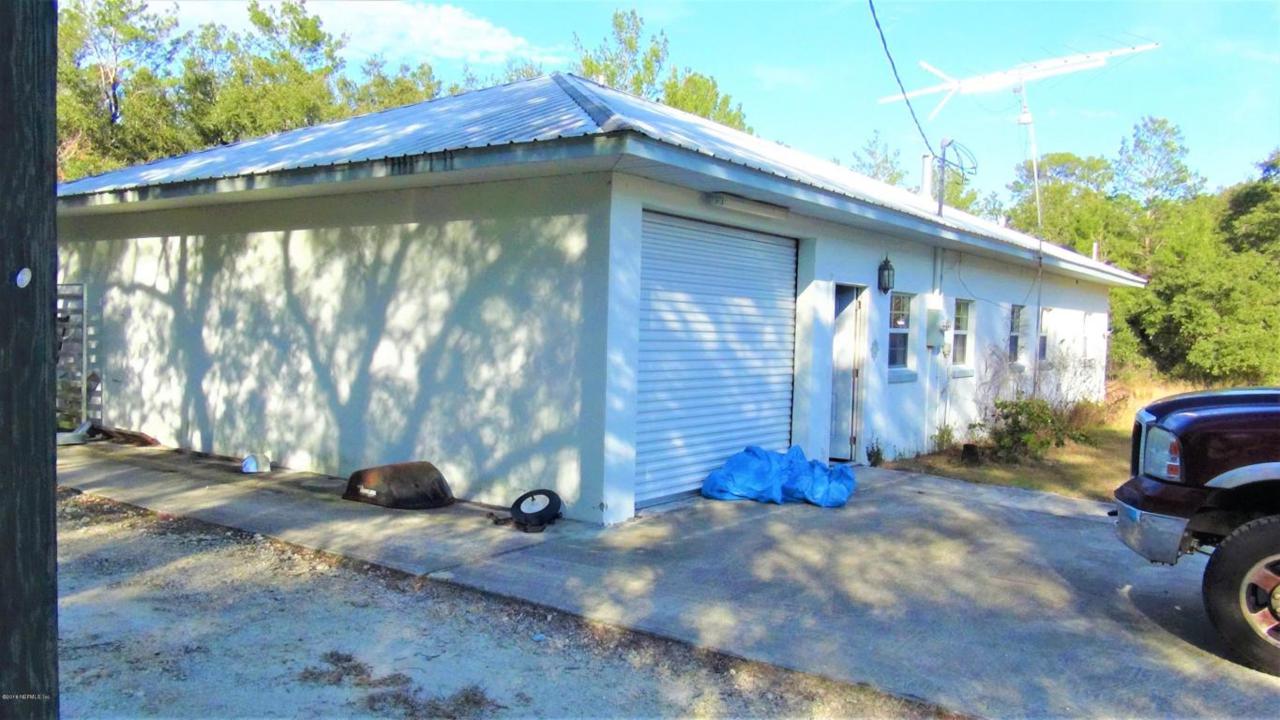 120 Franklin Ave - Photo 1