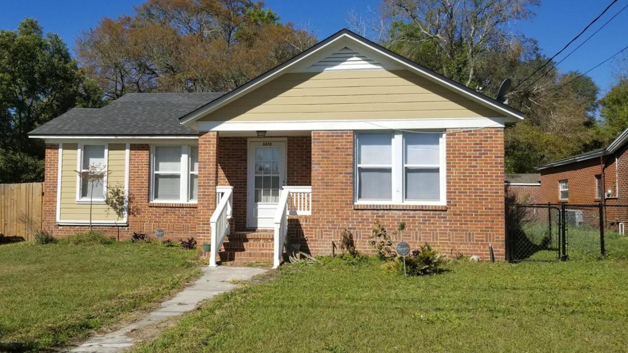 6810 Bloxham Ave - Photo 1