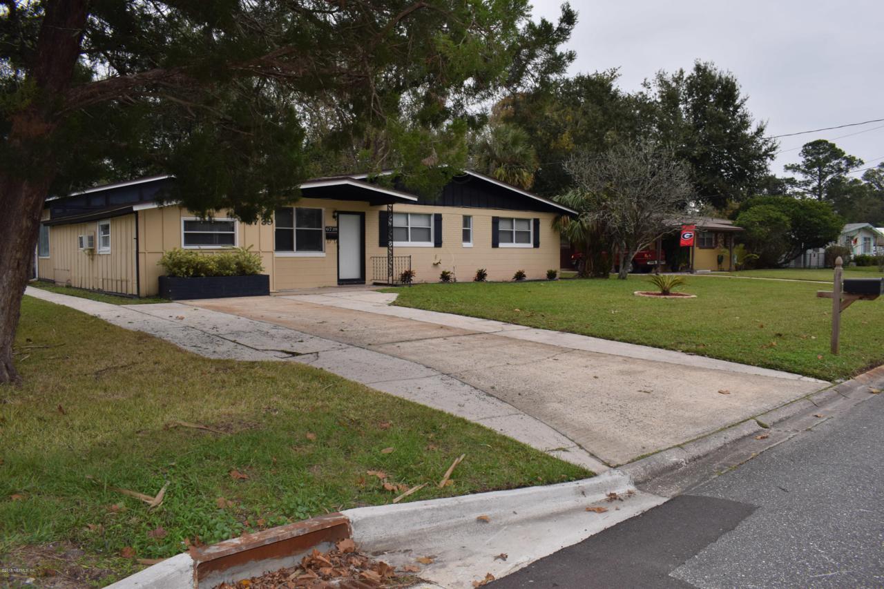 6739 Daughtry Blvd - Photo 1