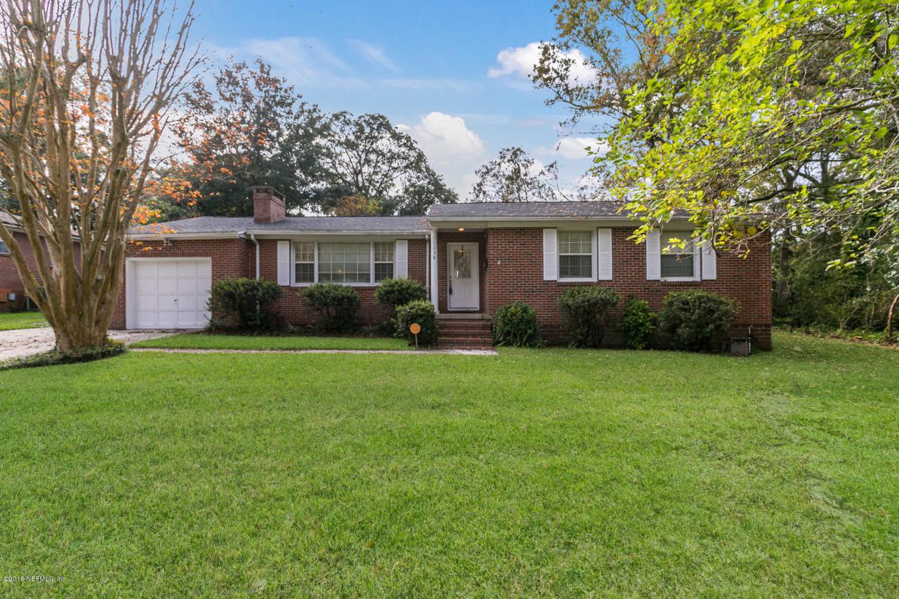 1238 Glengarry Rd - Photo 1