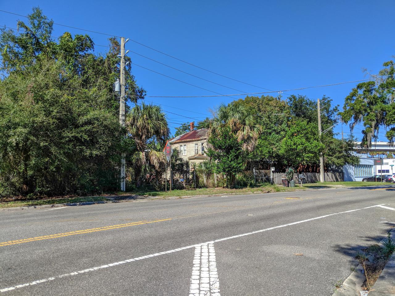 616 College St - Photo 1