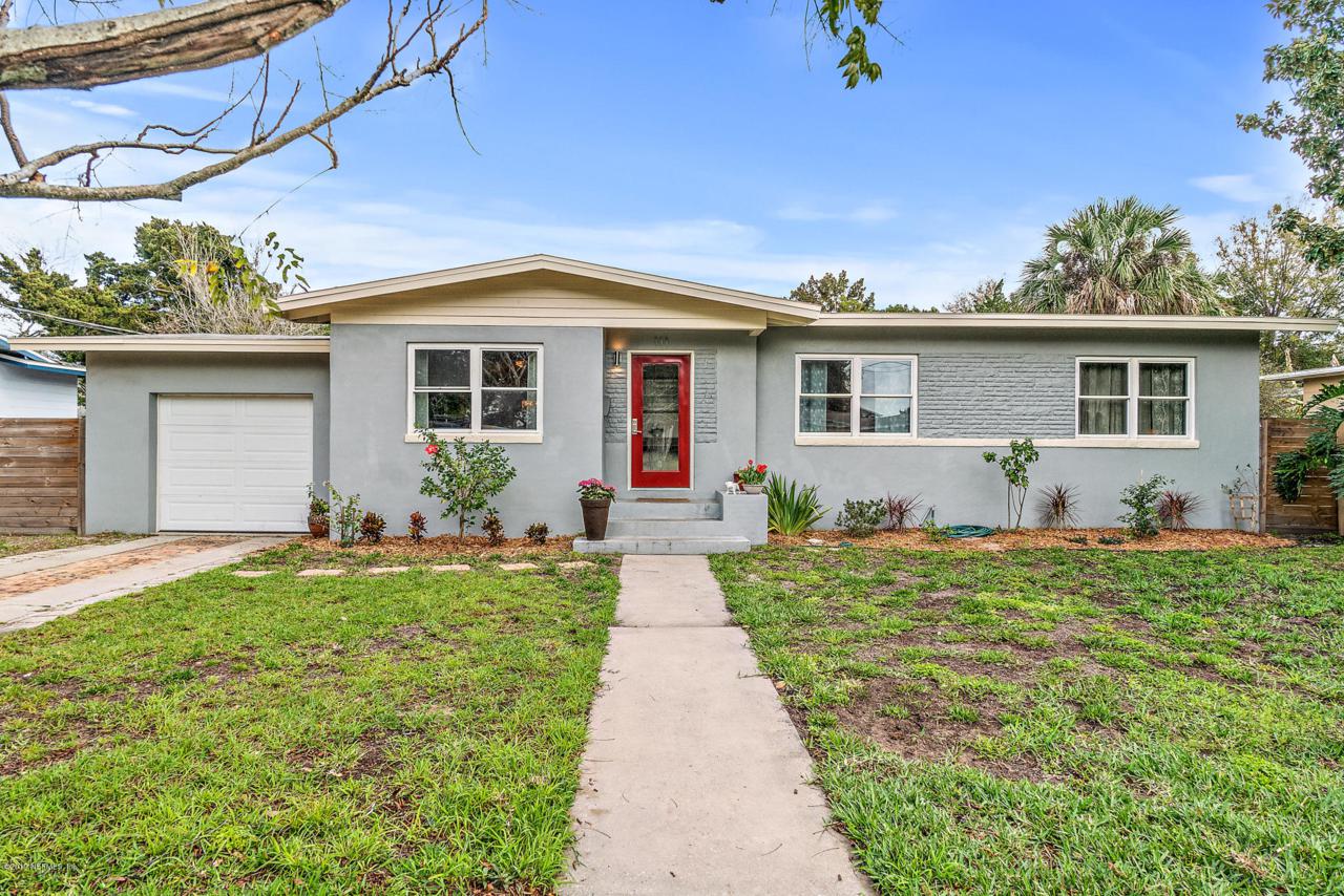111 Coronado St - Photo 1