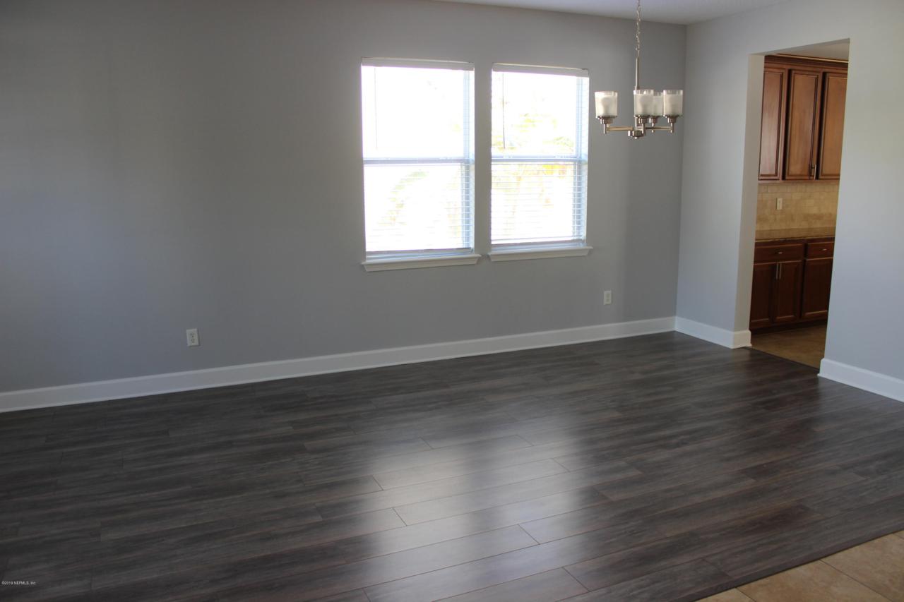 613 Spruce Creek Rd - Photo 1
