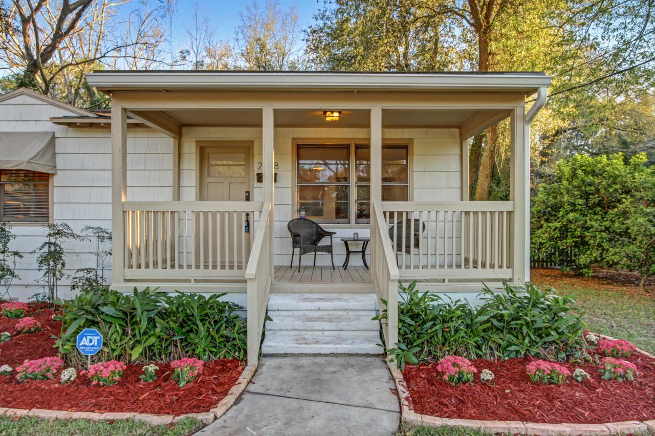 2618 Ernest St - Photo 1