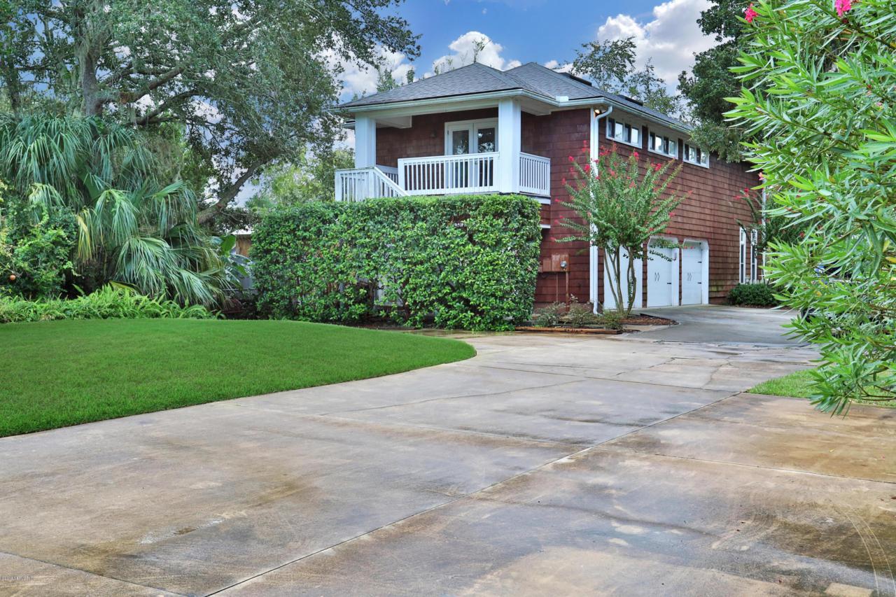411 1/2 Roscoe Blvd - Photo 1