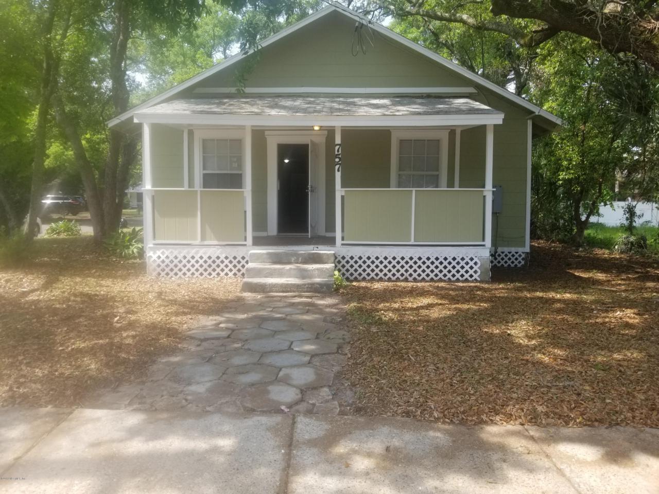 757 Lynton St - Photo 1