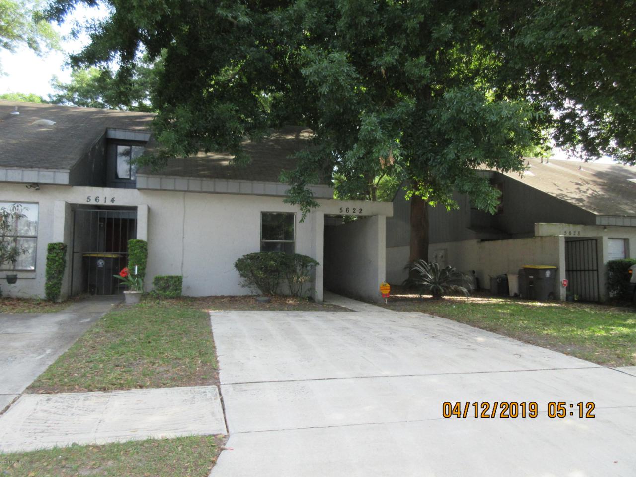 5622 Pinehill Ln - Photo 1