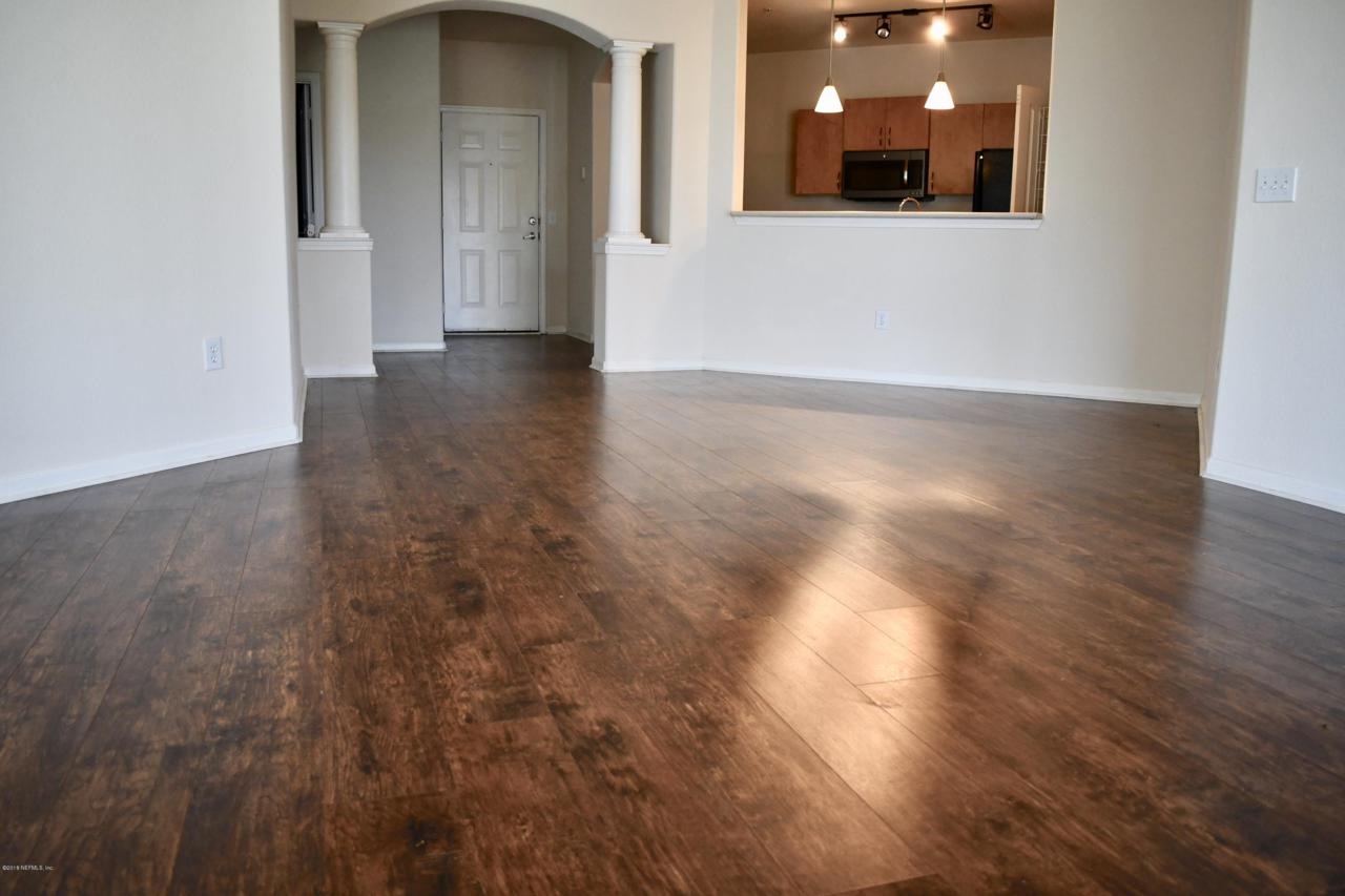 8290 Gate Pkwy - Photo 1